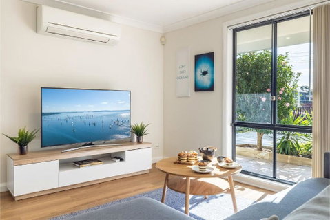 Akoya House 122 Tomaree Rd Pet Friendly Linen Air Conditioning WiFi And Boat Parking - Accommodation Cairns 3