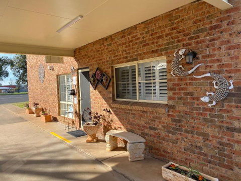 All Settlers Motor Inn Parkes - Accommodation Cairns 4