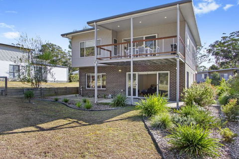 Allawah Beach House - Accommodation Cairns 0