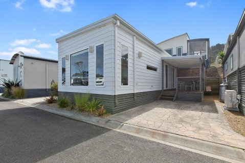 Anlyn Seaside Cabin - Accommodation Cairns 3