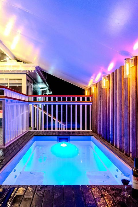 Anna Bay Beach House With Plunge Pool, Air Hockey, PS4, Close To Shops - Accommodation Cairns 3