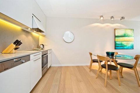 Aurora 14 - Accommodation Cairns 2