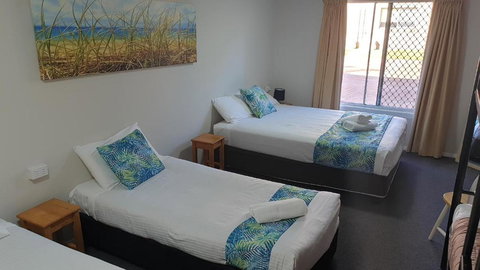 Aqua Villa Holiday Apartments - Accommodation Cairns 2