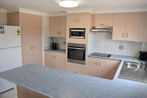 Astor Apartment 2 - Bring Your Own Linen - Accommodation Cairns 4