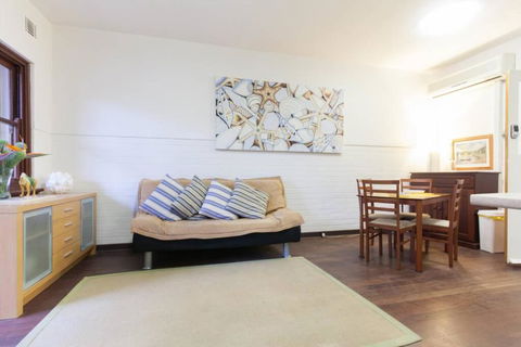 B3 Crawley Apartment 1 BRM & Sleepout Near UWA - Accommodation Cairns 1