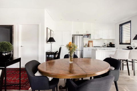 B312S - Luxury Waverton Apartment - Accommodation Cairns 2