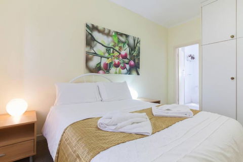 B5 Crawley Apartment 1 BRM & Sleepout Near UWA - Accommodation Cairns 0