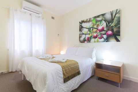 B5 Crawley Apartment 1 BRM & Sleepout Near UWA - Accommodation Cairns 1