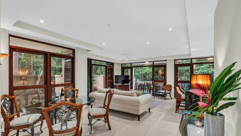 BAHAMA At Temple Tranquility - Accommodation Cairns 4