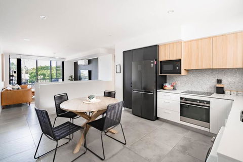 BARRA Coolum Beach Family Escape 5 Min To Waves - Accommodation Cairns 1