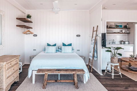 BAY PROPERTIES . Beach House Studio - Accommodation Cairns 4