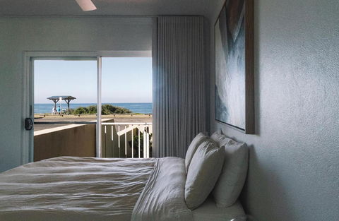 BAY PROPERTIES . Ocean Sounds - Accommodation Cairns 4