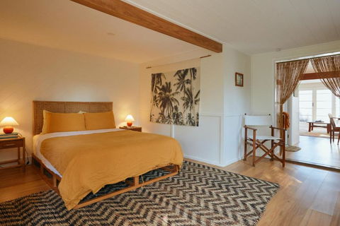BAY PROPERTIES . The Sailors Bungalow - Accommodation Cairns 1
