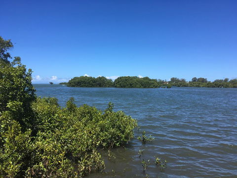 Absolute Waterfront - Accommodation Cairns 11
