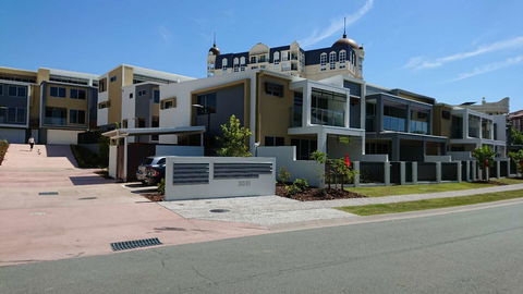 The Residences@Hillside - Accommodation Cairns 1