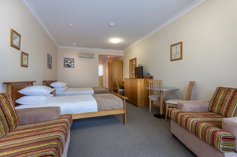 Eastgate On The Range Motel - Accommodation Cairns 6