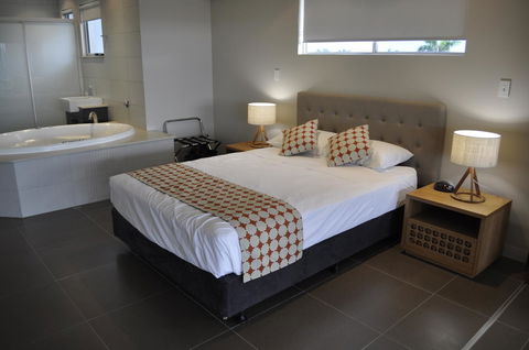 Hinchinbrook Holiday Apartments - Accommodation Cairns 43