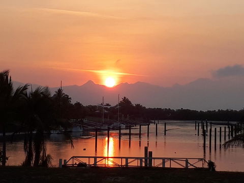 Hinchinbrook Holiday Apartments - Accommodation Cairns 18