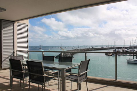 Private Seaview Apartment At Peninsula - Airlie Beach - Accommodation Cairns 3