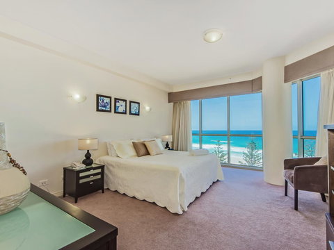 Oceana On Broadbeach - Accommodation Cairns 4