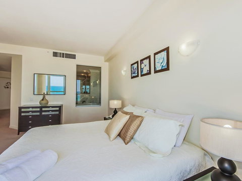 Oceana On Broadbeach - Accommodation Cairns 3