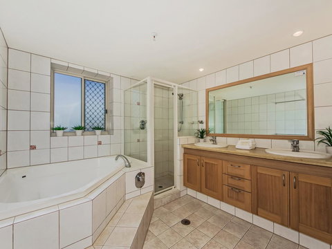 Oceana On Broadbeach - Accommodation Cairns 11