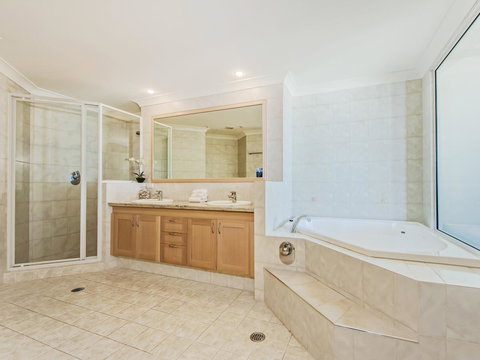 Oceana On Broadbeach - Accommodation Cairns 2