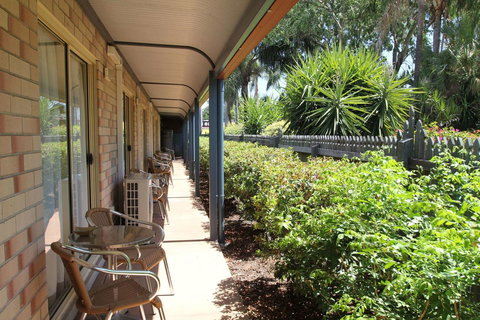 Midlander Motor Inn - Accommodation Cairns 14