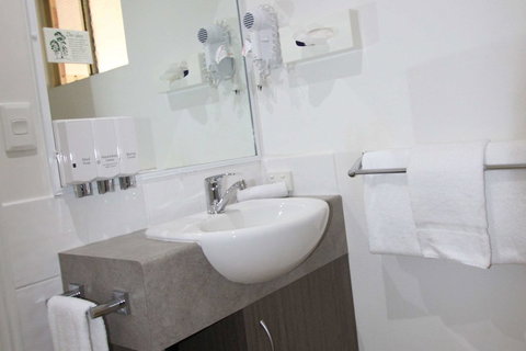 Midlander Motor Inn - Accommodation Cairns 10