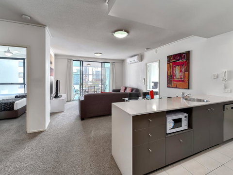 Flynn Brisbane - Accommodation Cairns 0