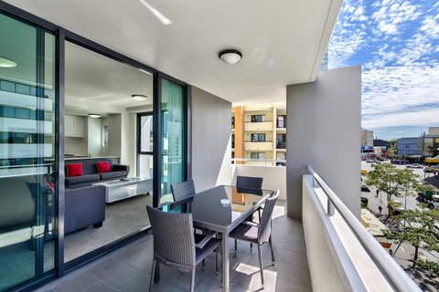 Flynn Brisbane - Accommodation Cairns 2