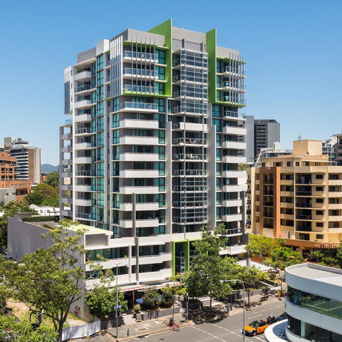 Flynn Brisbane - Accommodation Cairns 5