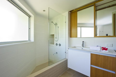 Maggies Beachfront Apartment 6 - Accommodation Cairns 8