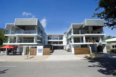 Maggies Beachfront Apartment 6 - Accommodation Cairns 0