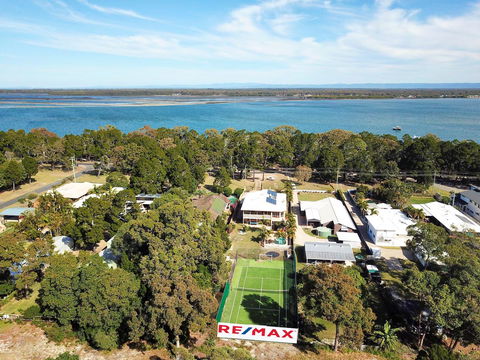 Waterfront At White Patch - Accommodation Cairns 41
