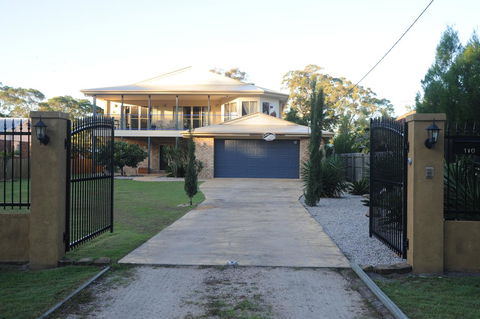 Waterfront At White Patch - Accommodation Cairns 16