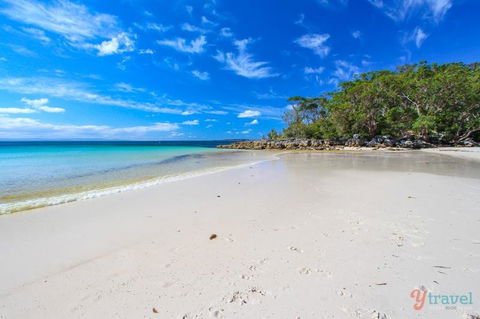 Waterfront At White Patch - Accommodation Cairns 25