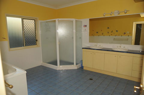 Waterfront At White Patch - Accommodation Cairns 5