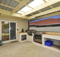 Ocean Wave - Accommodation Cairns
