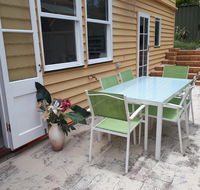 Retro Beach Flat - Accommodation Cairns