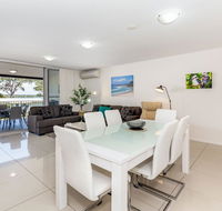 First Floor Air Conditioned Free Wi-Fi - Accommodation Cairns
