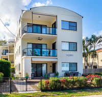 Waterfront views from private rooftop balcony - Bayview South Esp Bongaree - Accommodation Cairns