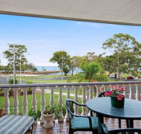 Huge top floor unit across the road....Waterfront - Accommodation Cairns