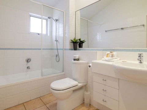 Beachies 3 - Accommodation Cairns 12