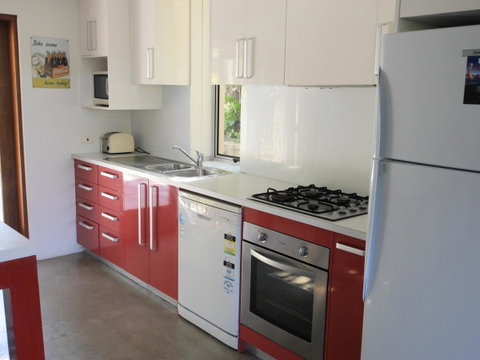 A AAA C-SHACK - Accommodation Cairns 10