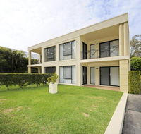 'Bagnall Views' 2/161 Government Rd - Stylish  modern duplex across the road to the waters edge - Accommodation Cairns