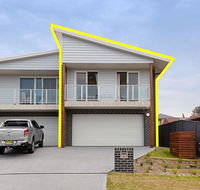 'Birubi Breezes' 2/7 Fitzroy St - Large Duplex with Air Conditioning WIFI  only 5 minute walk to the beach - Accommodation Cairns