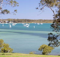 'Corlette Waterfront' 2/44 Danalene Parade - Waterfront Luxury WIFI Aircon Boat Parking - Accommodation Cairns