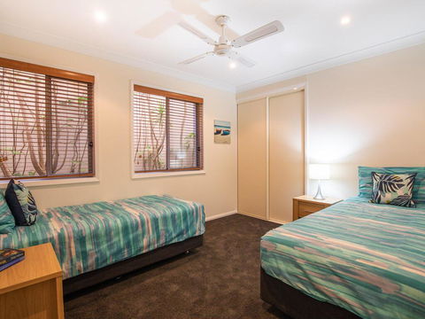 'Dutchies Vista' 1/45 Christmas Bush Ave - Ground Floor Duplex With Stunning Water Views - Accommodation Cairns 1