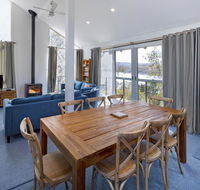 'Matilda' - Spacious  centrally located with great lake views - Accommodation Cairns